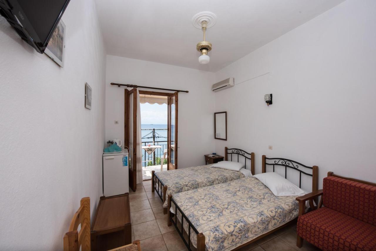 Orfanos Loutraki Rooms Loutraki (Skopelos) Exterior photo