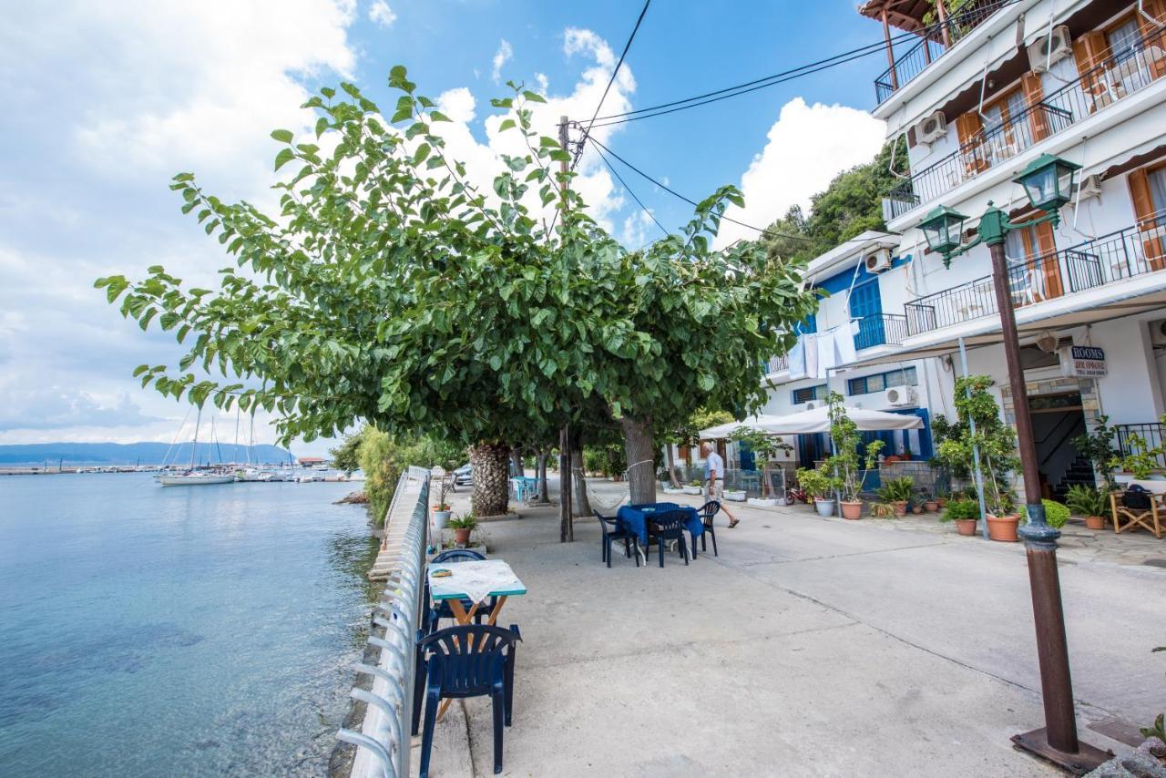 Orfanos Loutraki Rooms Loutraki (Skopelos) Exterior photo
