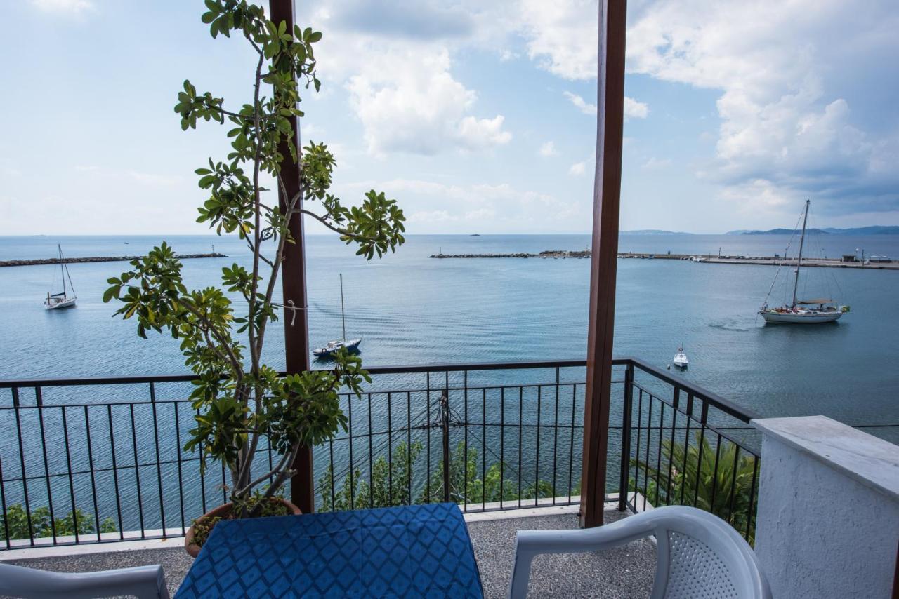 Orfanos Loutraki Rooms Loutraki (Skopelos) Exterior photo