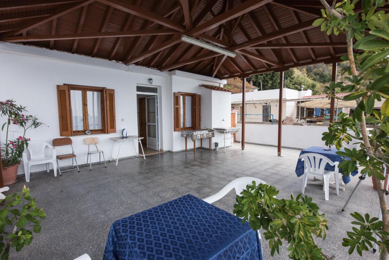 Orfanos Loutraki Rooms Loutraki (Skopelos) Exterior photo