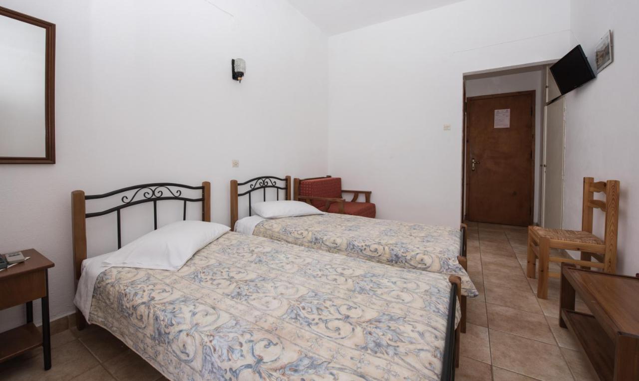 Orfanos Loutraki Rooms Loutraki (Skopelos) Exterior photo